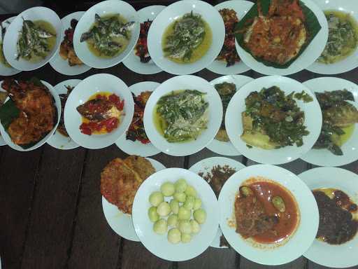 Rumah Makan Bumbu Kampuang 7