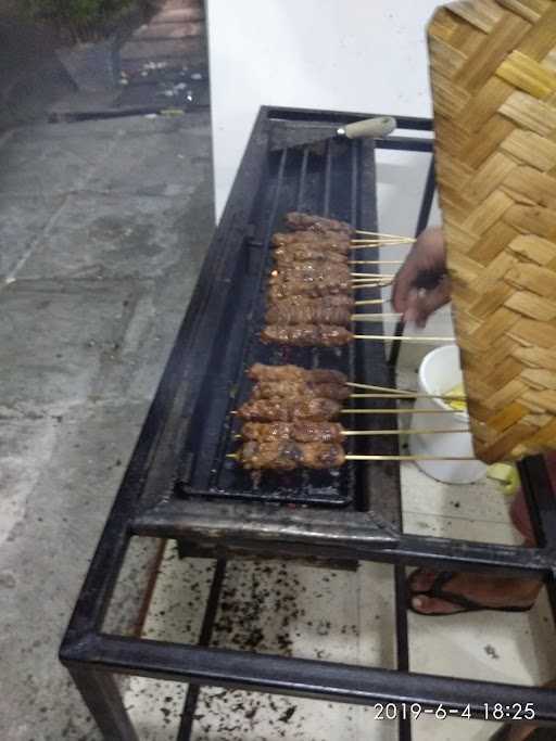 Sate Babi Akhim 1