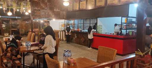 Cafe*Resto Tunggadewi 7