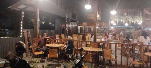 Cafe*Resto Tunggadewi 10