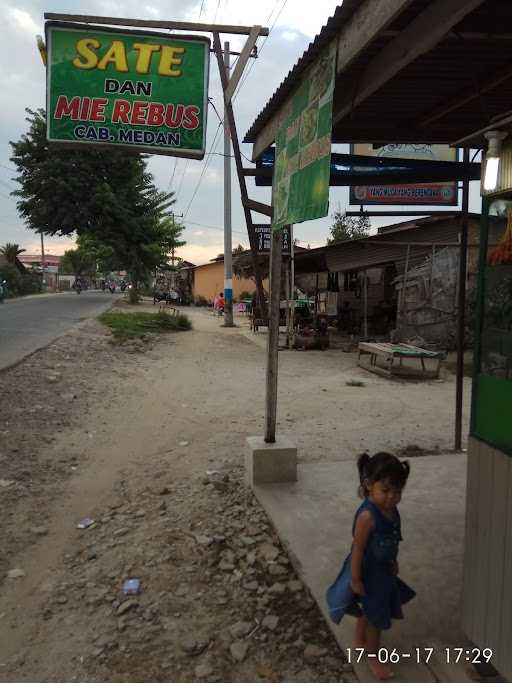 Gorengan Pakde & Sate Ayam 7