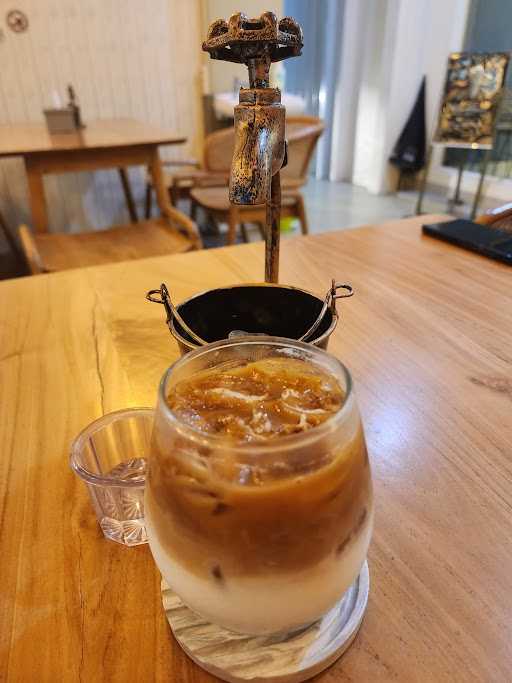 Arca Coffee And Eatery 1