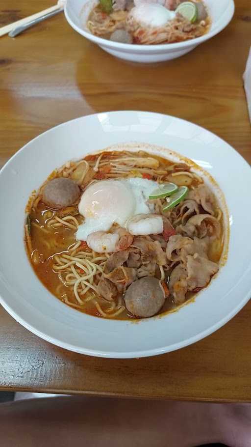 Bobotomyum 1