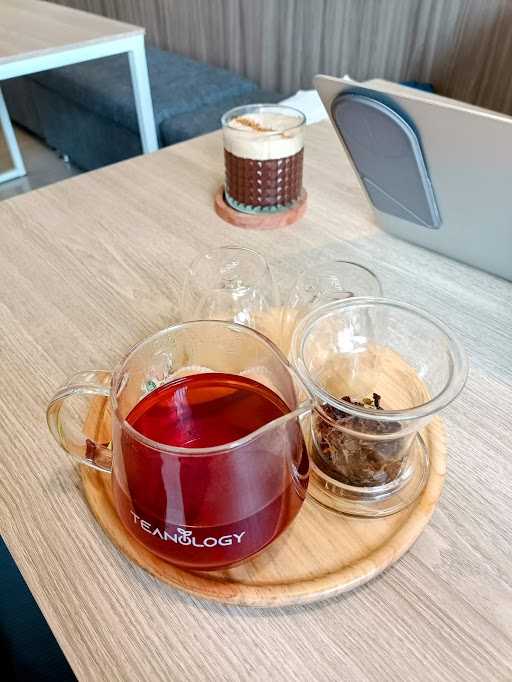 Teanology Tea House Bsd 10