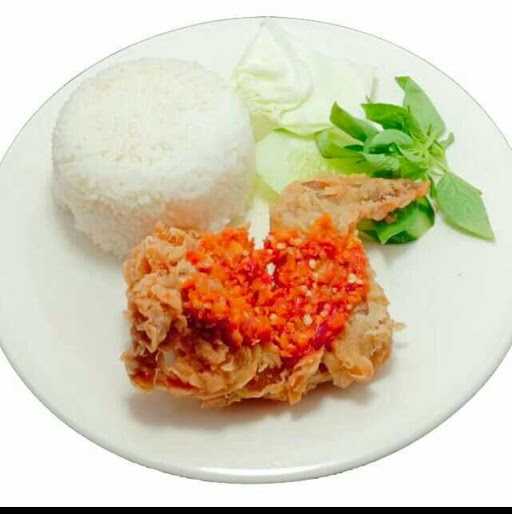 Waroeng Ayam Penyet Ceu Riah 9