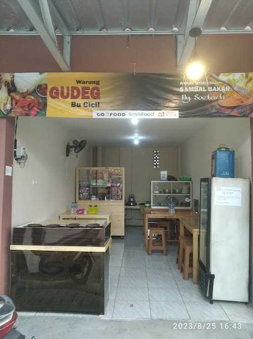 Warung Gudeg Bu Cicil, Medang 5