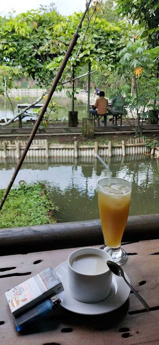 Cafe Kebun Paman 2