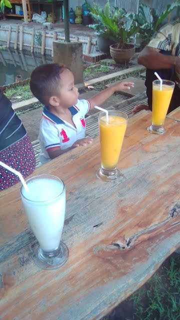 Cafe Kebun Paman 4