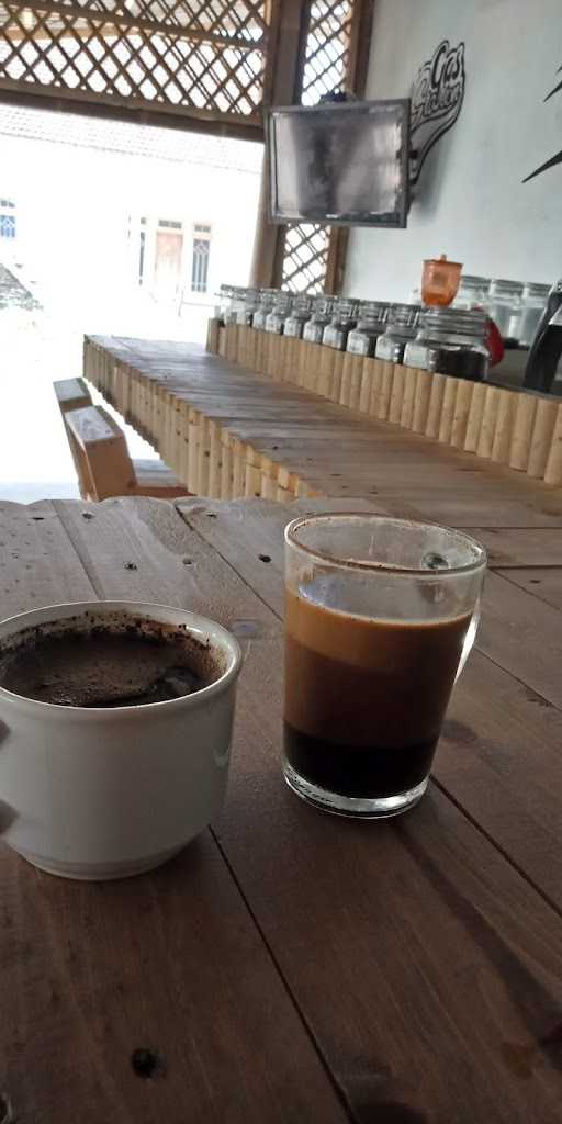 Kedai Kopi Bangkit 9