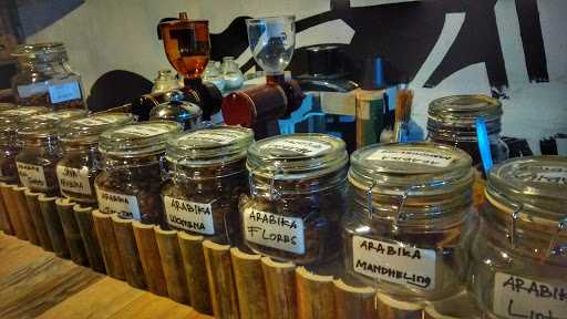 Kedai Kopi Bangkit 10