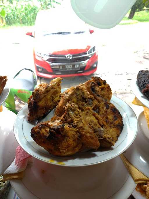 Rumah Makan Masakan Padang Caniago 8