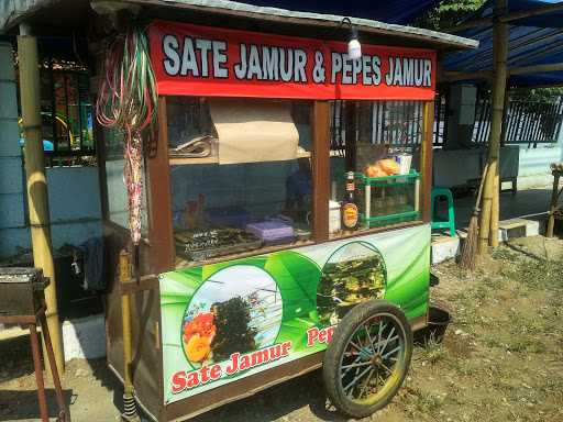 Warung Sate Mba Oe'Oet 8