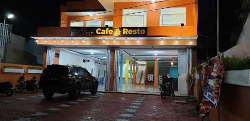 Orange Cafe & Resto 10