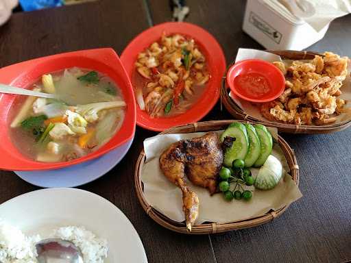 Rai Raka Sundanese & Seafood Restaurants 8