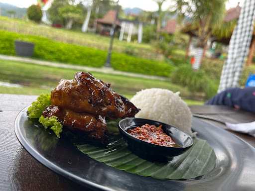 Teras Padi Resto, Wisata Dan Cafe 3