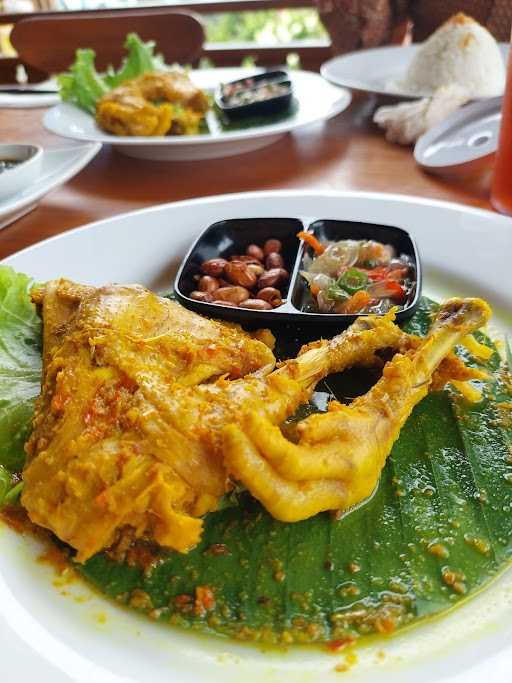 Teras Padi Resto, Wisata Dan Cafe 7