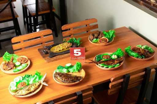 Warung Makan Menara Penjalin 10