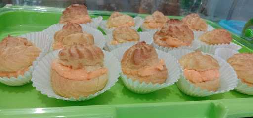 Anyes - Roti, Kue Kering, Donat Dan Minuman 8