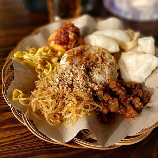 Sarapan Pagi Nasi Uduk Sunda Neng Yani 10