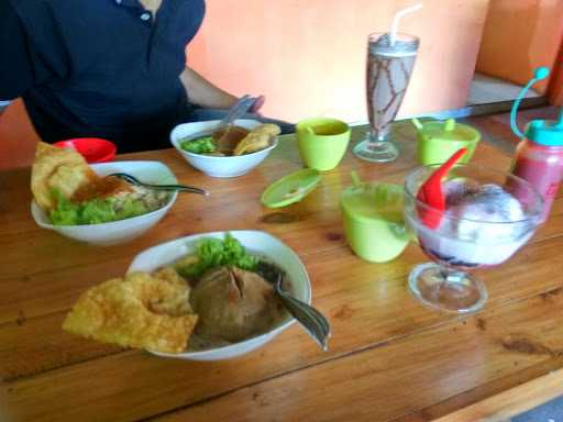 Cwie Mie Lie & Bakso Bu Sofiana 5