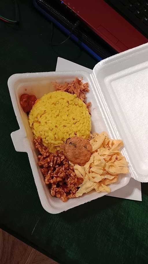 Nasi Kuning Simpang Empat Bugis 9