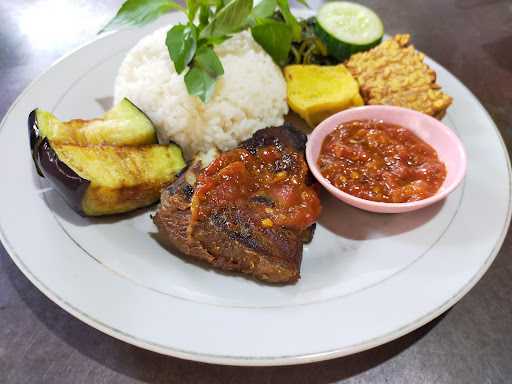 Warung Nikmat Spesial Ikan Pe 7