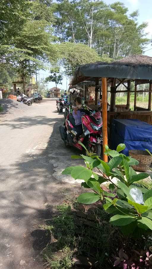 Warung Lalapan Nadiyah 5