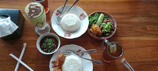 Warung Putri Ns 10