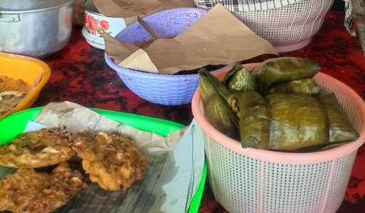 Rumah Makan Nasi Uduk Ibu Muniroh 1