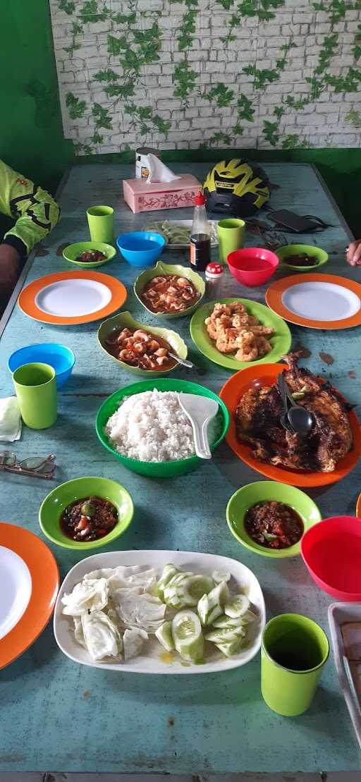 Rumah Makan Cituis Indah 8