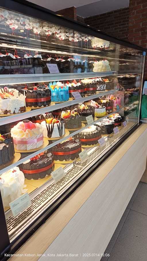 Capital Bakery & Cake - Kemanggisan 9