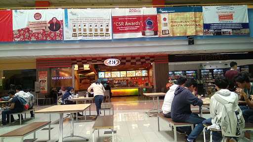 A&W Restoran Bina Nusantara 8