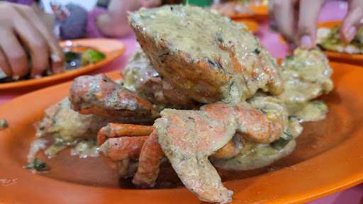 Santiga Seafood Abeng Cabang Fatmawati (Jl.Ks.Tubun Iic No.3 Masuk Gang Buntu Pager Coklat) 8