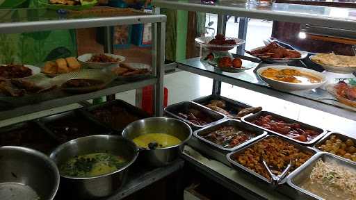 Warung Makan Dua Belas Pas 7