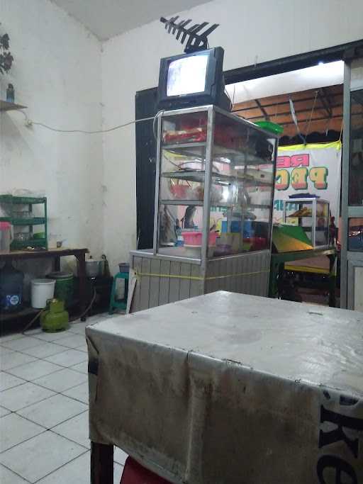 Warung Pecel Lele & Soto Lamongan 4