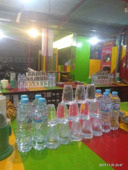 Rumah Makan Padang Siang Malam 7