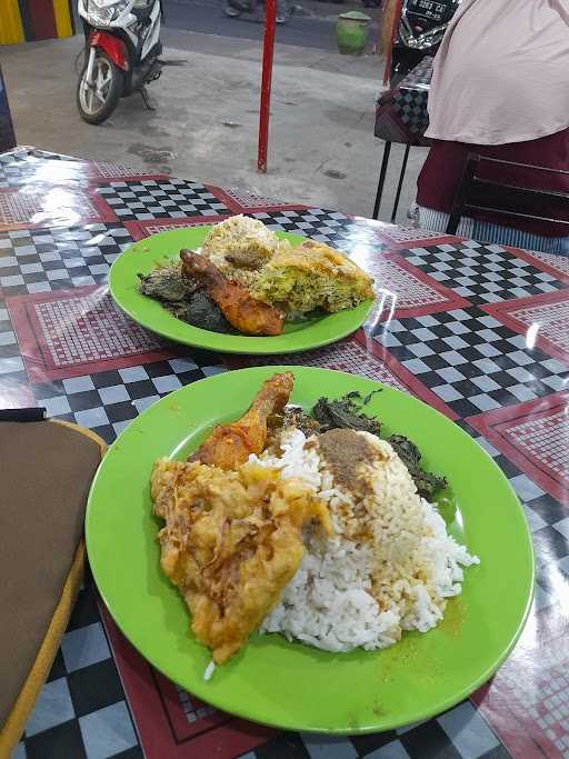 Rumah Makan Padang Siang Malam 6