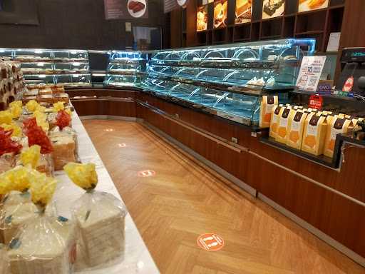 Holland Bakery Pamulang 6