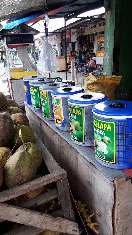 Es Kelapa Muda & Kelapa Ijo Baonk 3