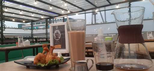 Ruang Tamu Cafe & Resto 3