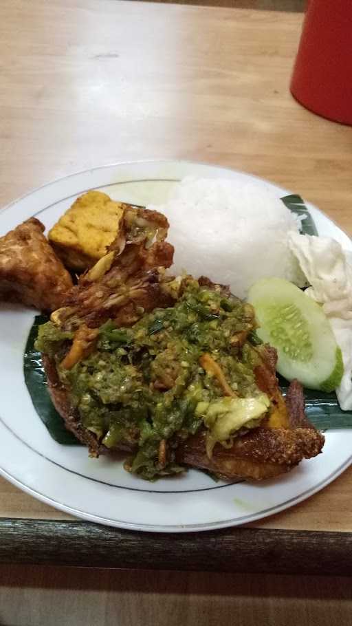 Ayam Bebek Penyet Bu Wahyuni 6