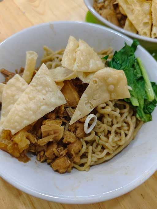 Bakso Karmila Pamulang Square 10