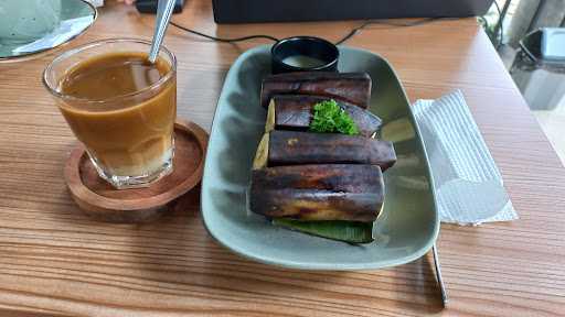 Berlaris Kopi Dan Resto 6