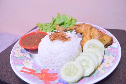 Nasi Uduk Pecel Ayam H. Hasyim 8