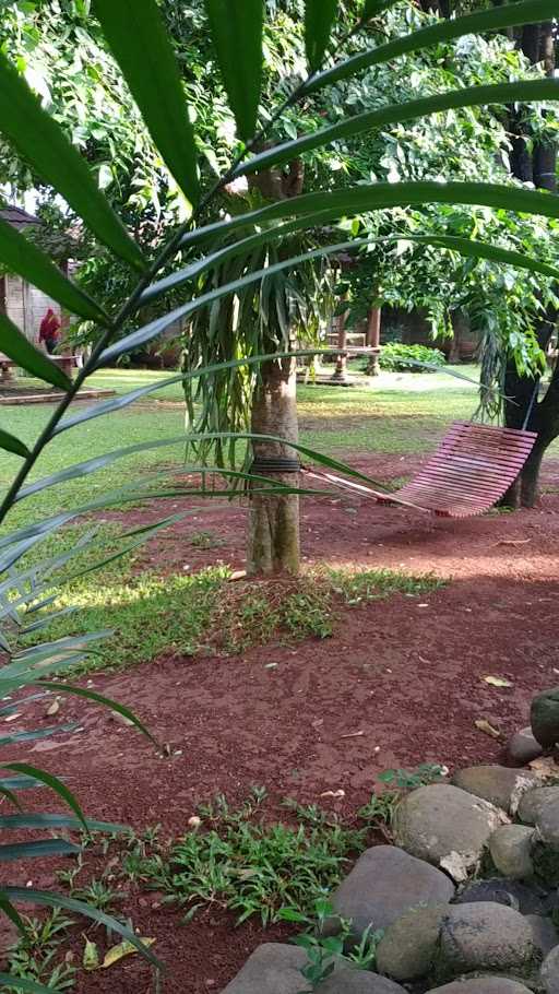 Rumah Makan Saung Merdesa 9