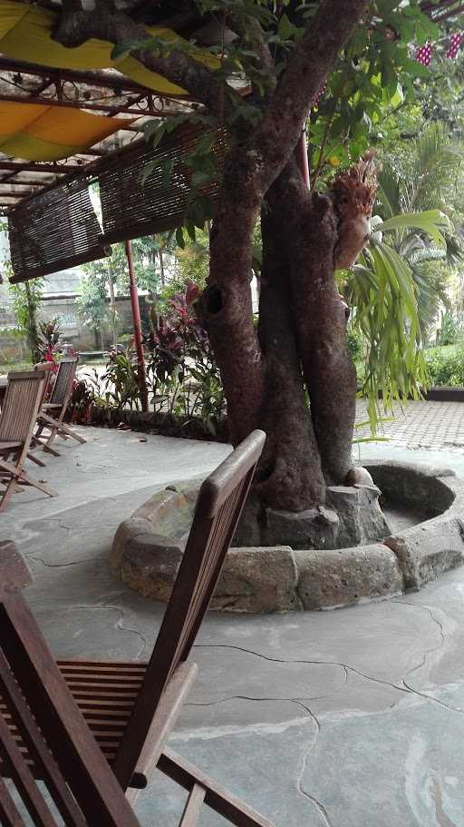 Rumah Makan Saung Merdesa 10