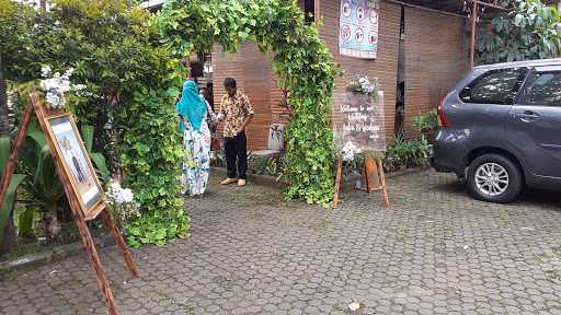 Rumah Makan Saung Merdesa 6