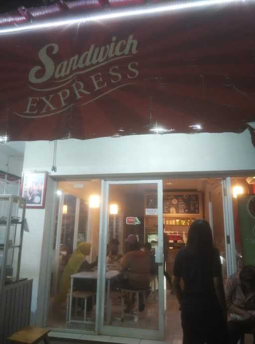 Sandwich Express Indonesia 6