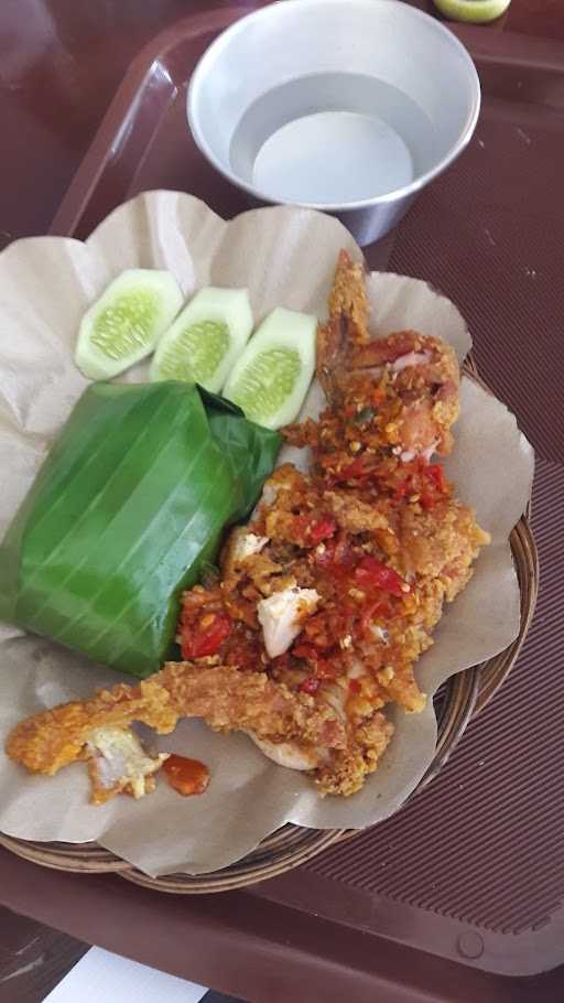 Warung 79 Spesial Ayam Geprek 10