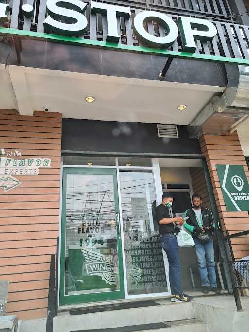 Wingstop Pamulang 10